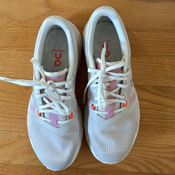 On Cloudpulse Women’s Shoe- Size 8.5 - Picture 2 of 6